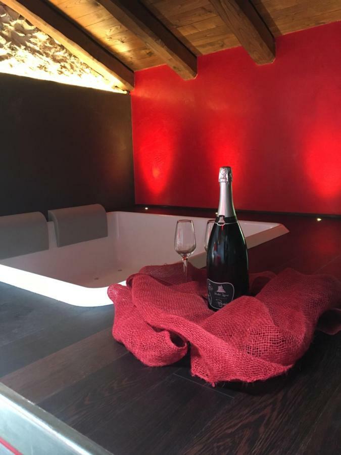 Sotto Le Stelle Hotel Pieve di Teco Екстериор снимка